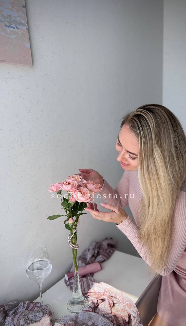 еженедельный подписочный букет из свежих пионов и хризантемы для доставки на дом