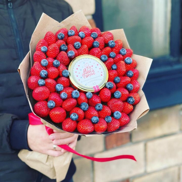 "Клубника и мёд" в Новом Уренгое