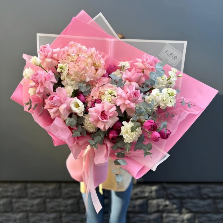 Дизайнерский букет №25 с доставкой в Новом Уренгое