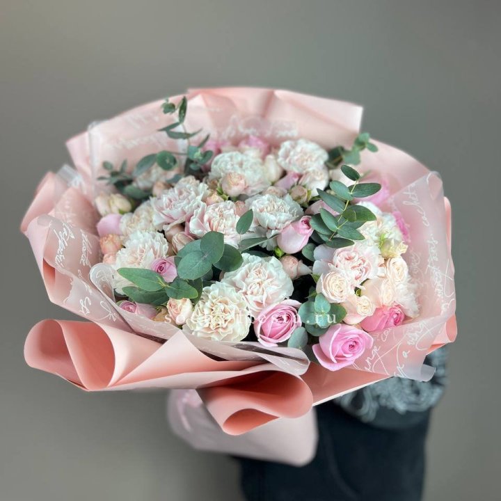  Букет  "Любовь в её глазах" в Новом Уренгое