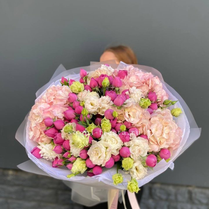  Букет  гортензий и Мисти с доставкой в Новом Уренгое