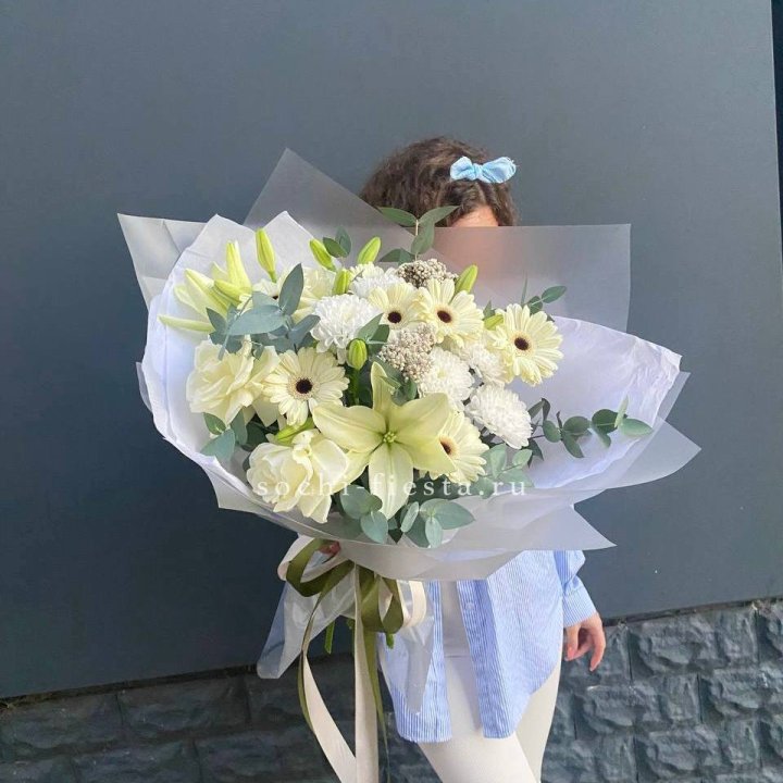 Букет с лилией и герберой с доставкой в Новом Уренгое