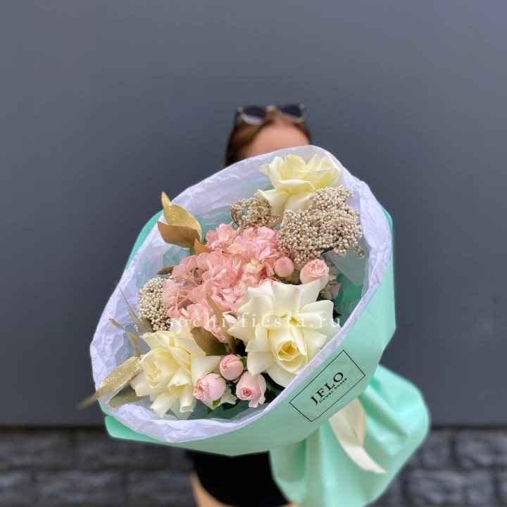 Букет "Белые ночи" в Новом Уренгое