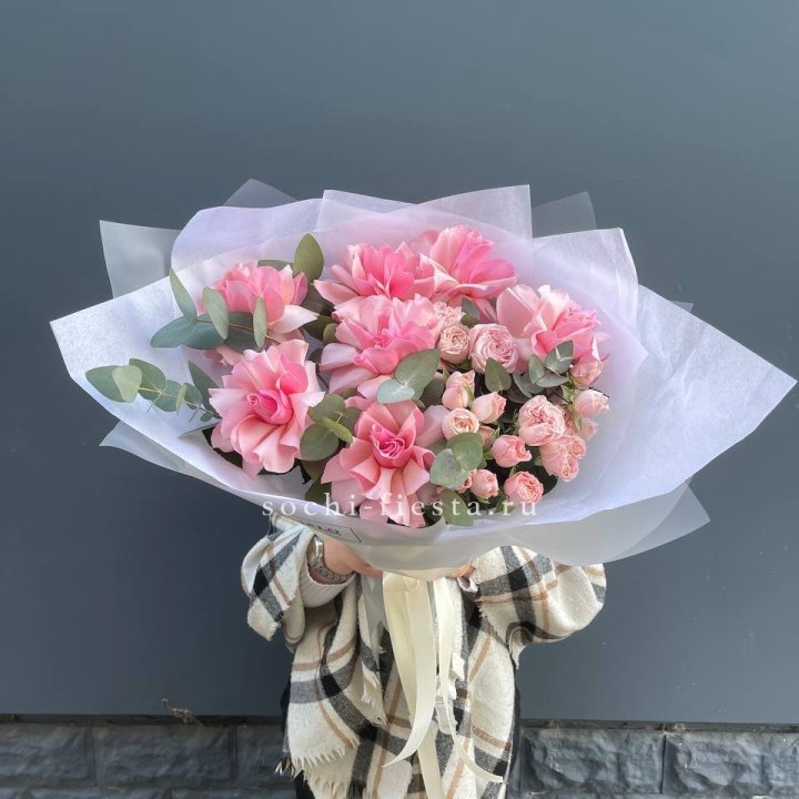 Букет французских и пионовидных роз  в Новом Уренгое