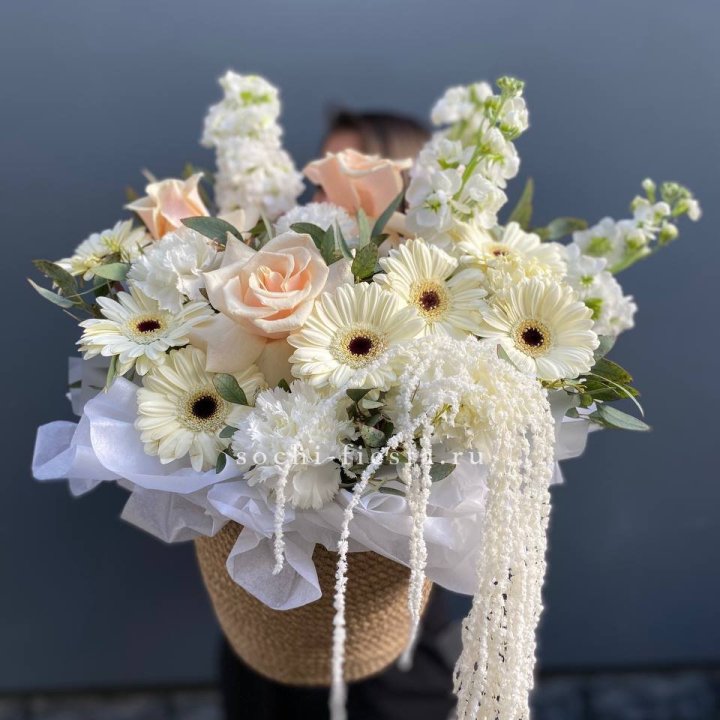Цветы в джутовом кашпо "Валери" в Новом Уренгое