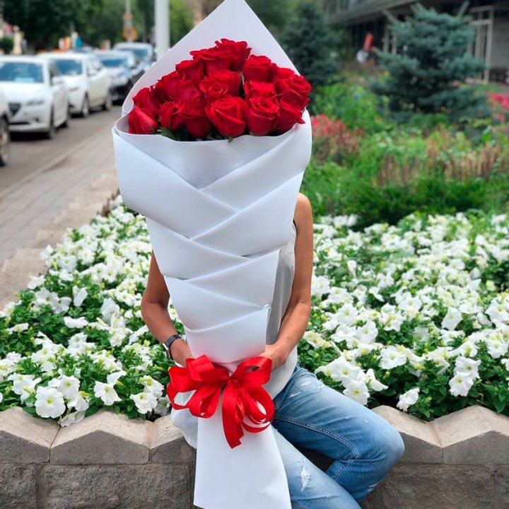 Высокие розы Кантри с доставкой в Новом Уренгое