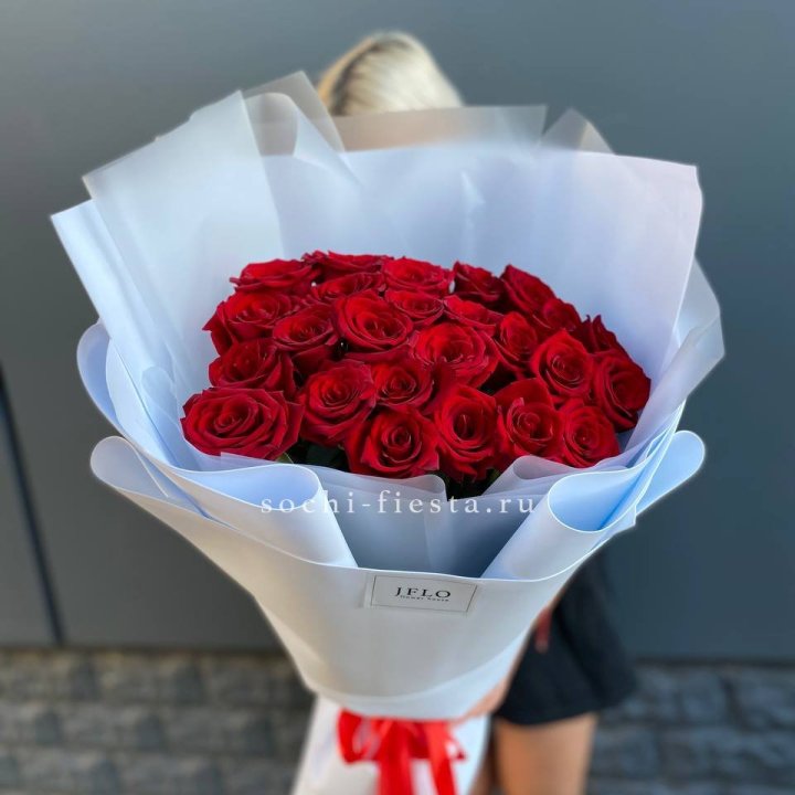 25 высоких роз  в Новом Уренгое