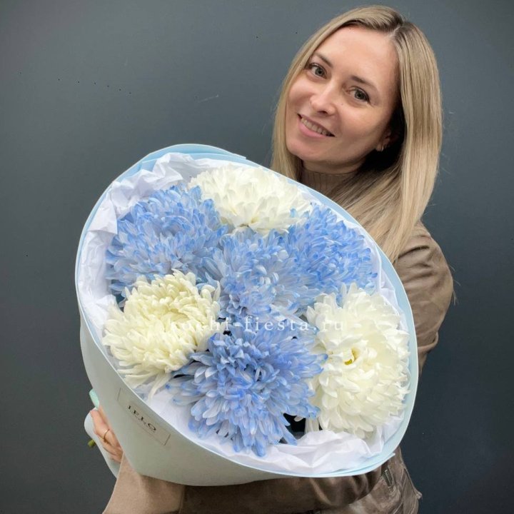 Букет из 7 хризантем  в Новом Уренгое