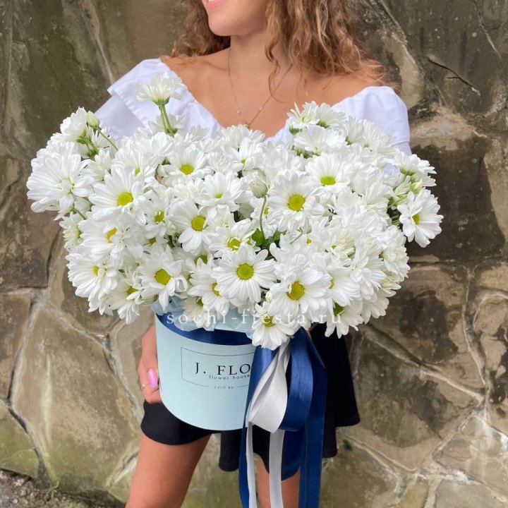 Коробка с хризантемами №2 в Новом Уренгое