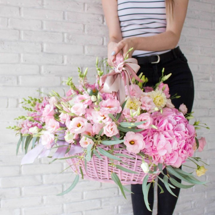 Авторская корзина №6 с доставкой в Новом Уренгое