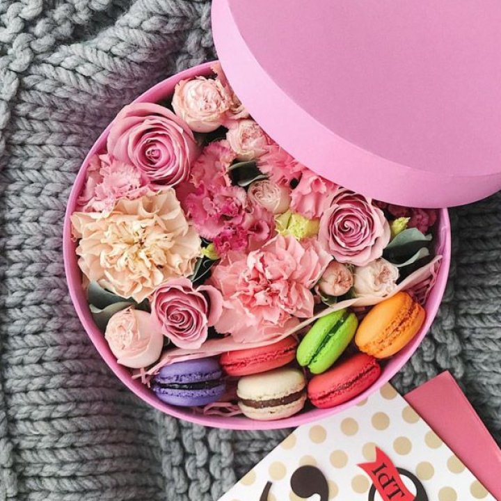 Цветочный бокс пинк в Новом Уренгое