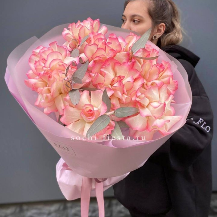 9 французских роз Джумилия в Новом Уренгое