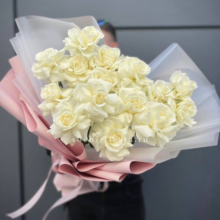 Букет из 15 французских роз Вайт дрим в Новом Уренгое