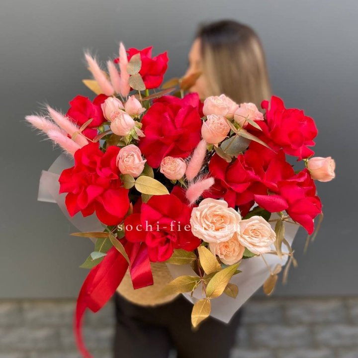 Джутовое кашпо "Любовь Лолиты" в Новом Уренгое