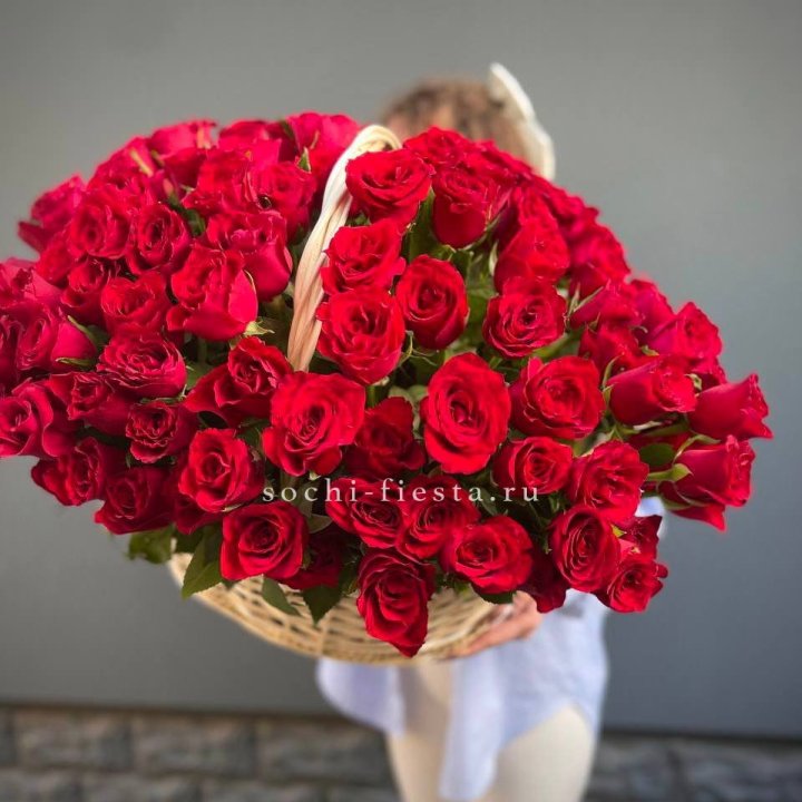 121 красная роза в корзине   в Новом Уренгое