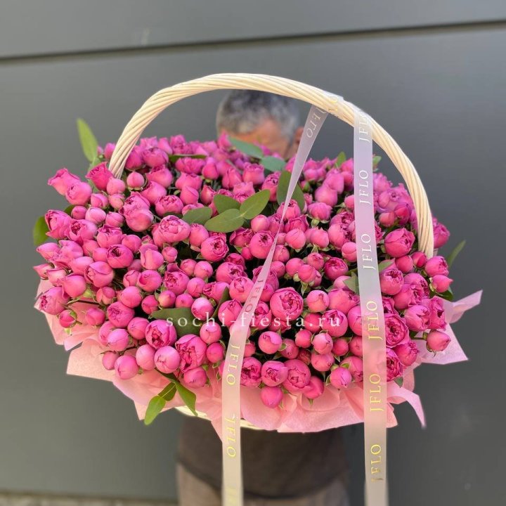 Корзина роз Мисти Баблс 101 в Новом Уренгое