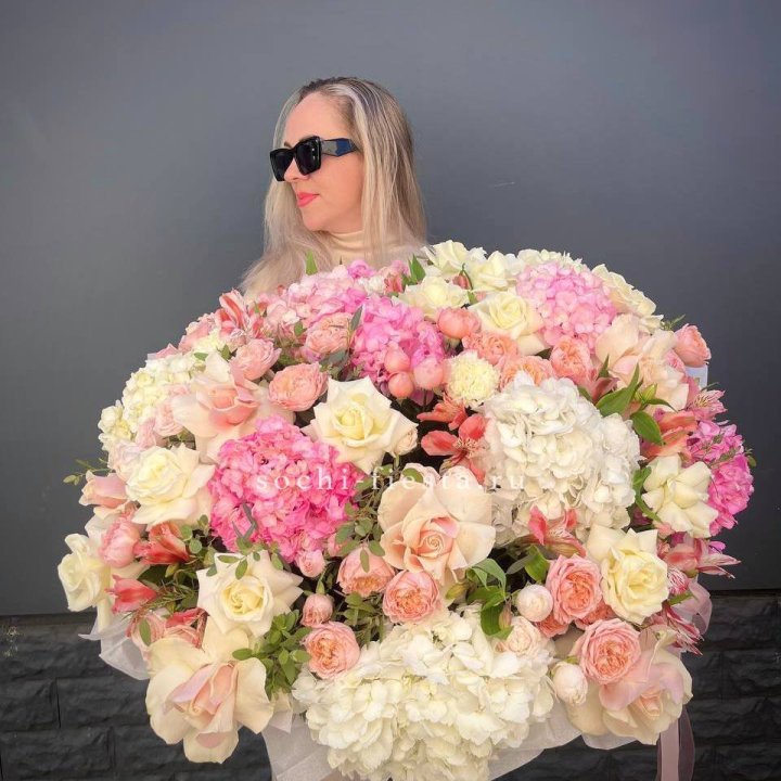 Корзина "Волшебная фиэрия" в Новом Уренгое