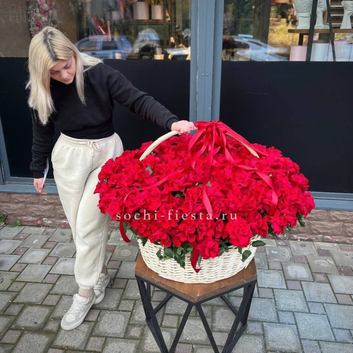 201 французская красная роза в Новом Уренгое