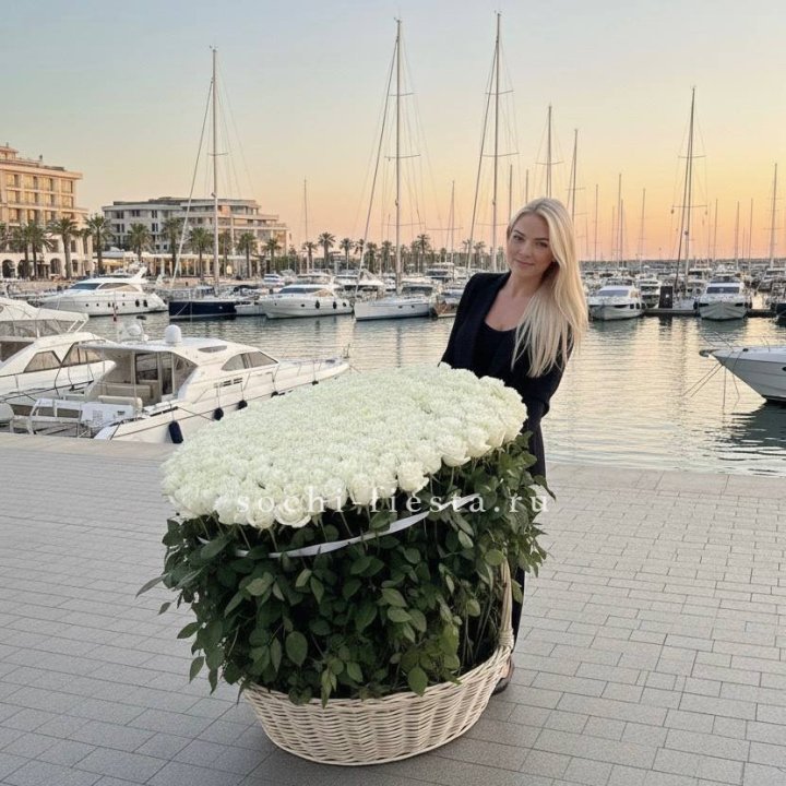 301 высокая роза в корзине в Новом Уренгое