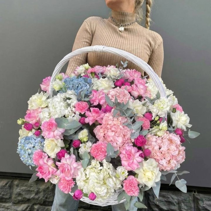 Цветочная корзина №3 с доставкой в Новом Уренгое