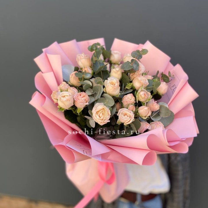 Букет пионовидных роз Cute Love в Новом Уренгое