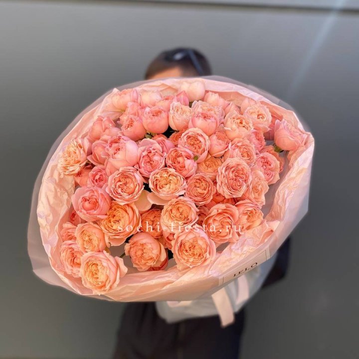 Букет из 21 пионовидной розы Джульетта в Новом Уренгое