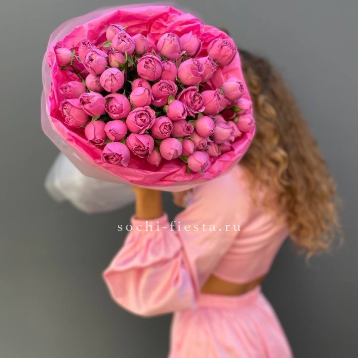 Букет из пионовидных роз  в Новом Уренгое