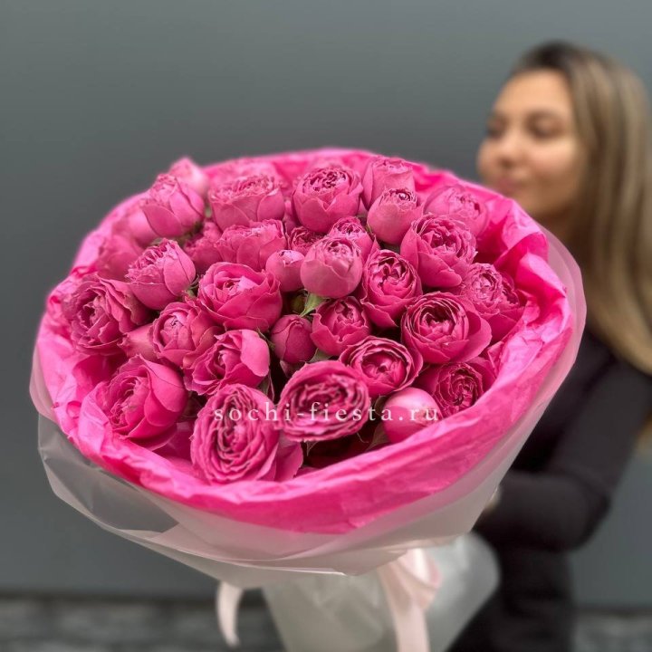 Букет из пионовидных роз  в Новом Уренгое