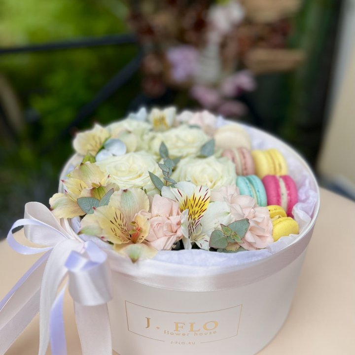 Цветочный бокс "Ника" в Новом Уренгое