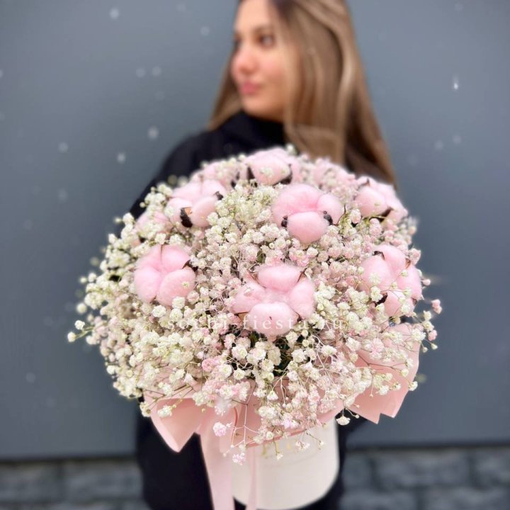 Гипсофилы с хлопком в шляпной коробке в Новом Уренгое