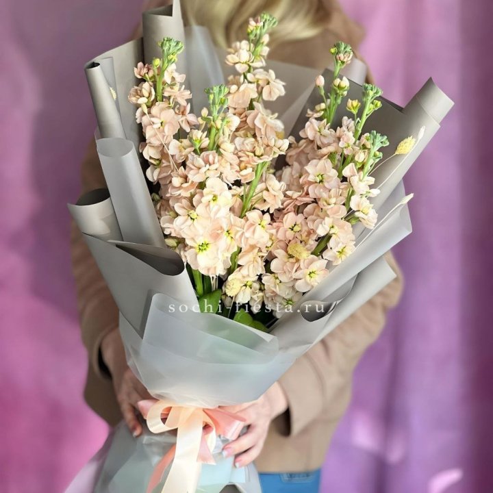 Букет ароматной маттиоллы №2 в Новом Уренгое