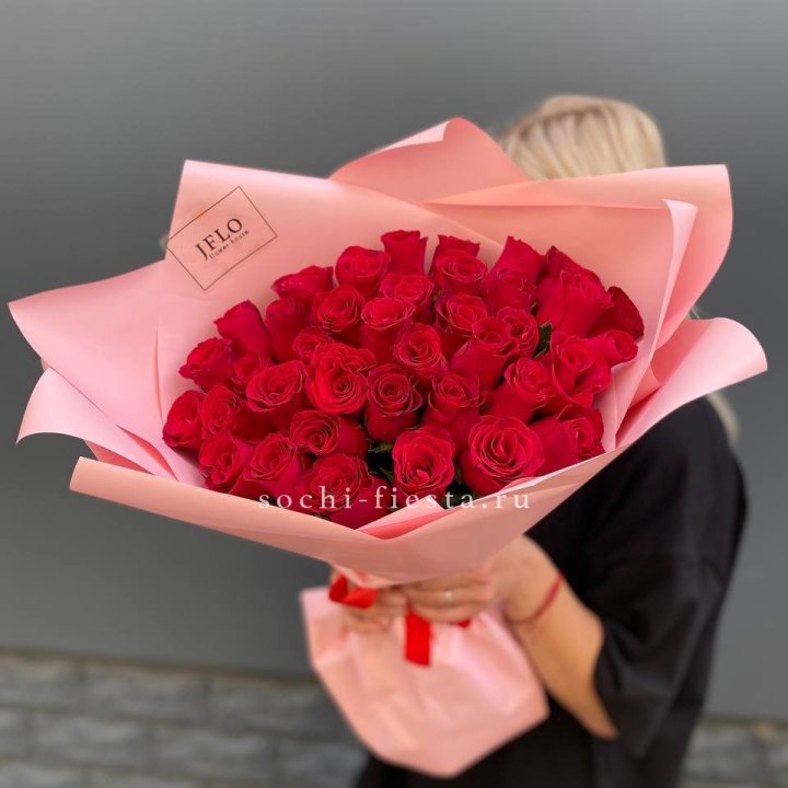 35 красных роз в Новом Уренгое