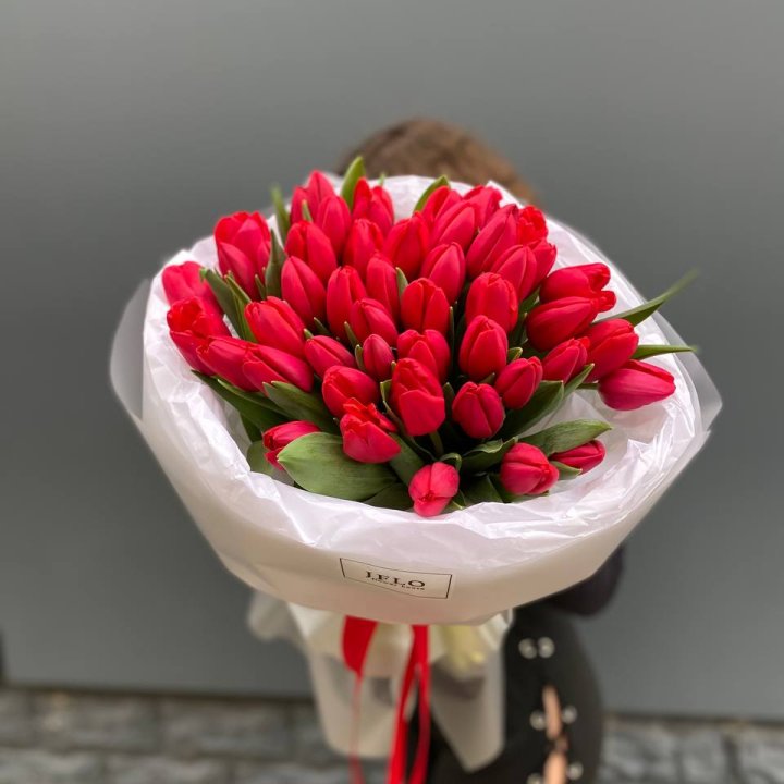 51 тюльпан "Любовь" в Новом Уренгое