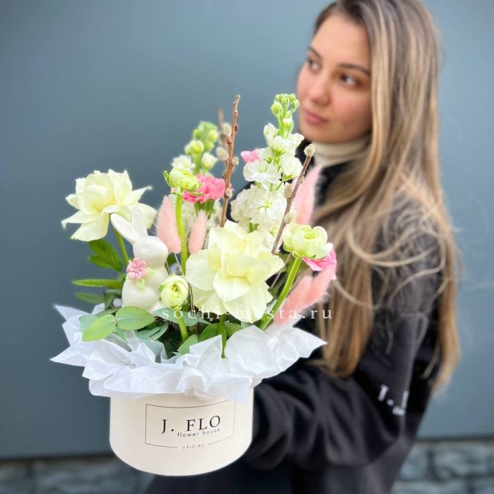 Цветочный бокс "Пасхальная композиция" в Новом Уренгое