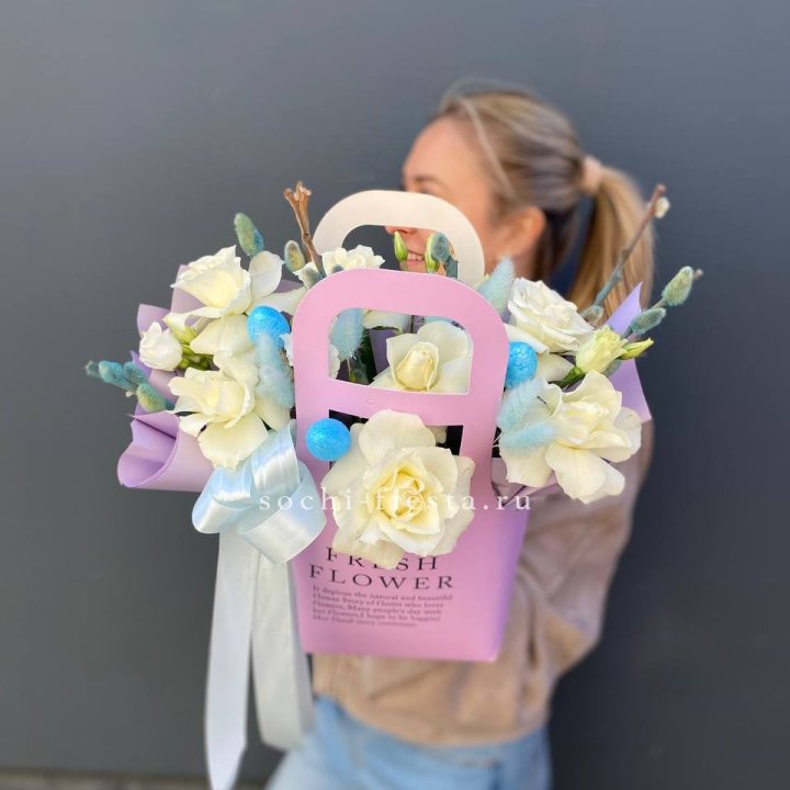 Цветочная сумочка "Пасхальная композиция" в Новом Уренгое