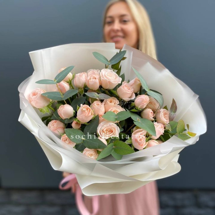 Букет кустовых роз "Фреш" с доставкой в Новом Уренгое