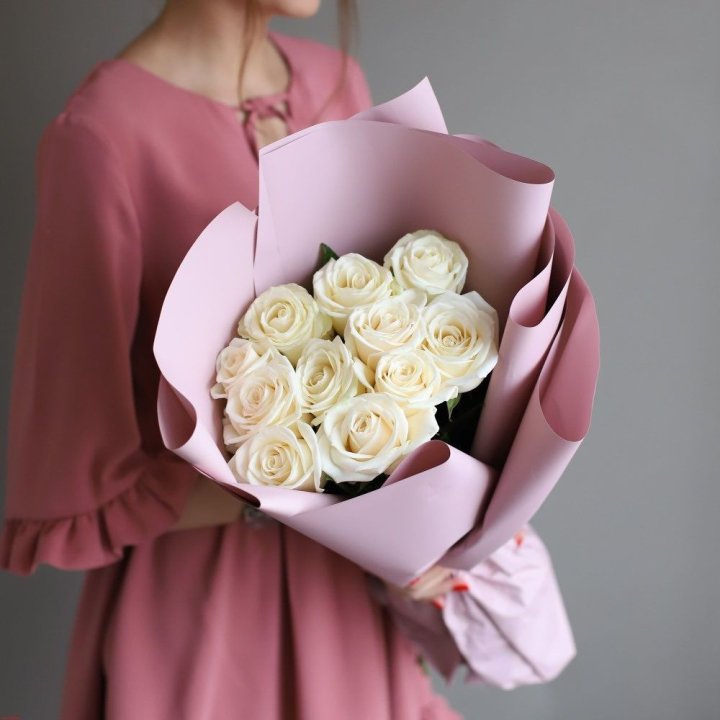 11 белых роз в Новом Уренгое