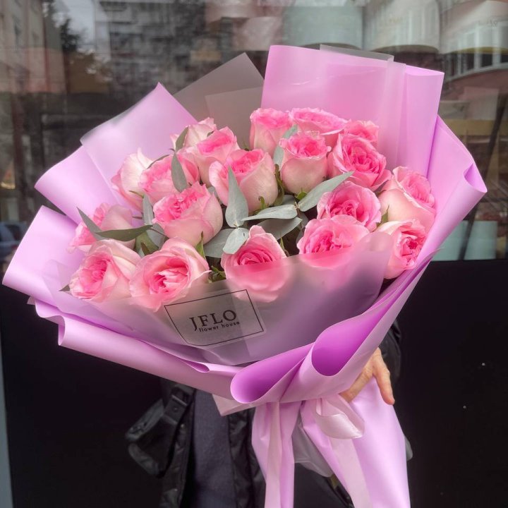  19 розовых роз в Новом Уренгое