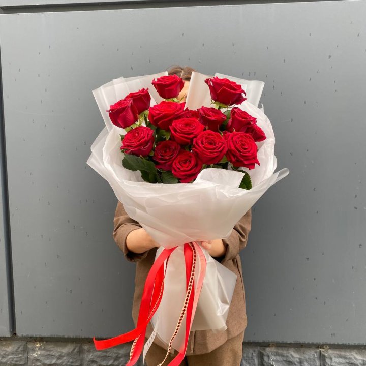 15 высоких роз  в Новом Уренгое