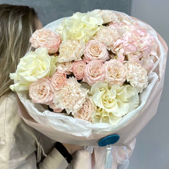 Дизайнерский букет "Джентел" в Новом Уренгое