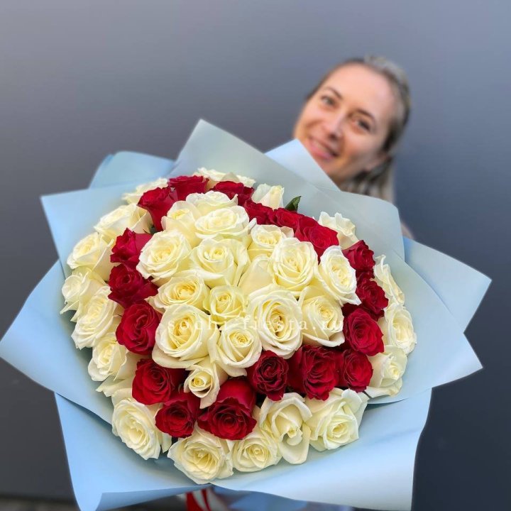 51 роза "Сердце" в Новом Уренгое