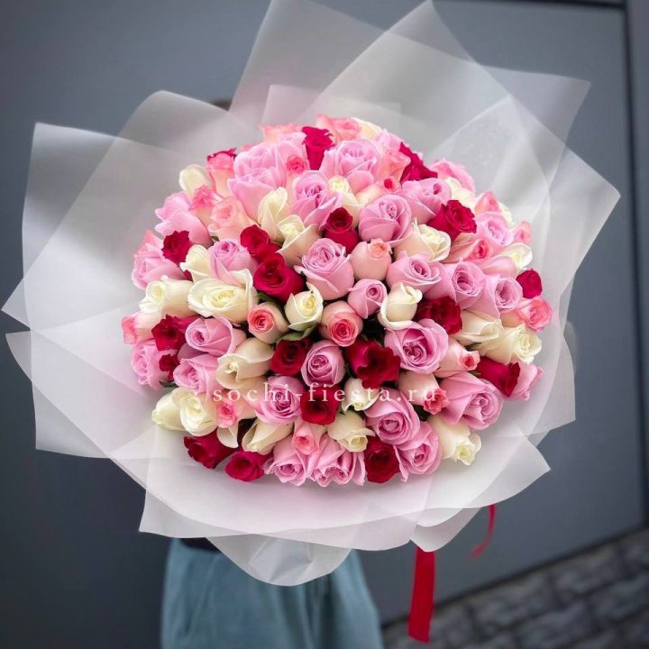 101 разноцветная роза "Карусель" в Новом Уренгое