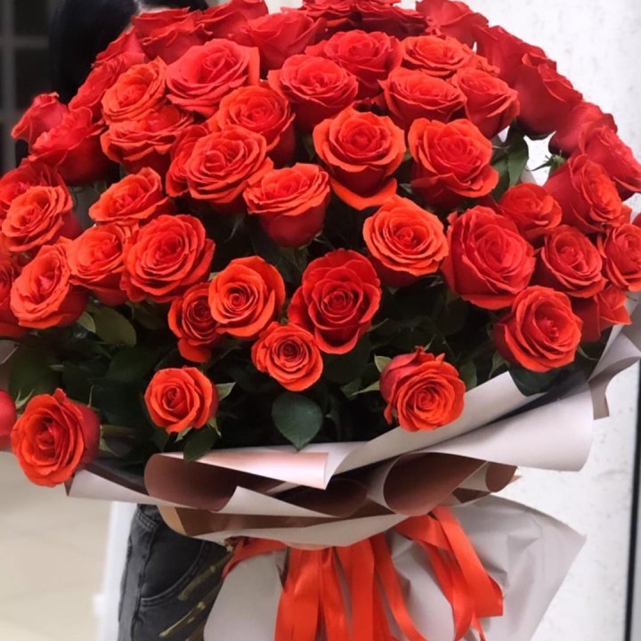 Букет высоких эквадорских роз  в Новом Уренгое