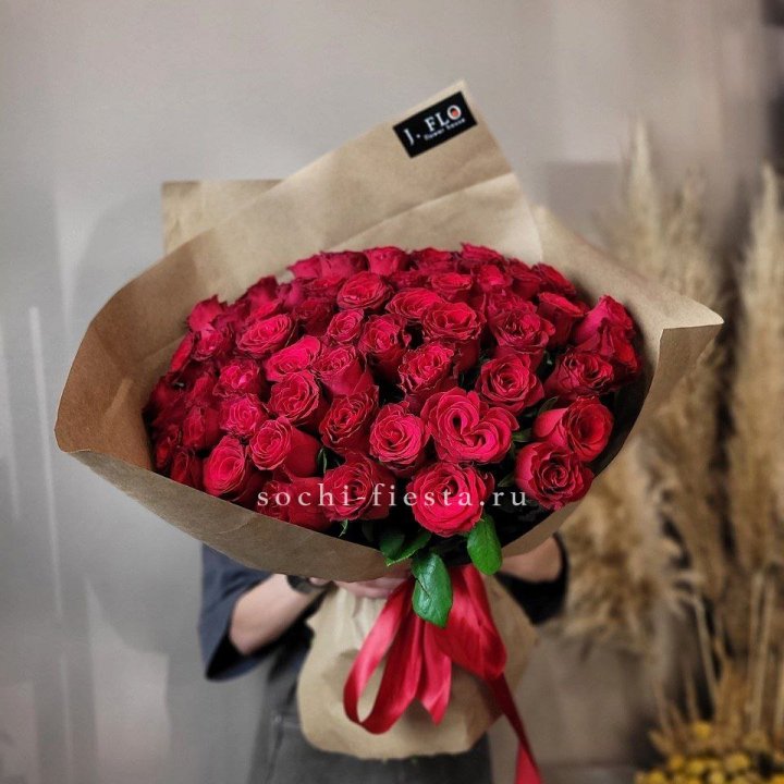63 красных роз вайт в Новом Уренгое