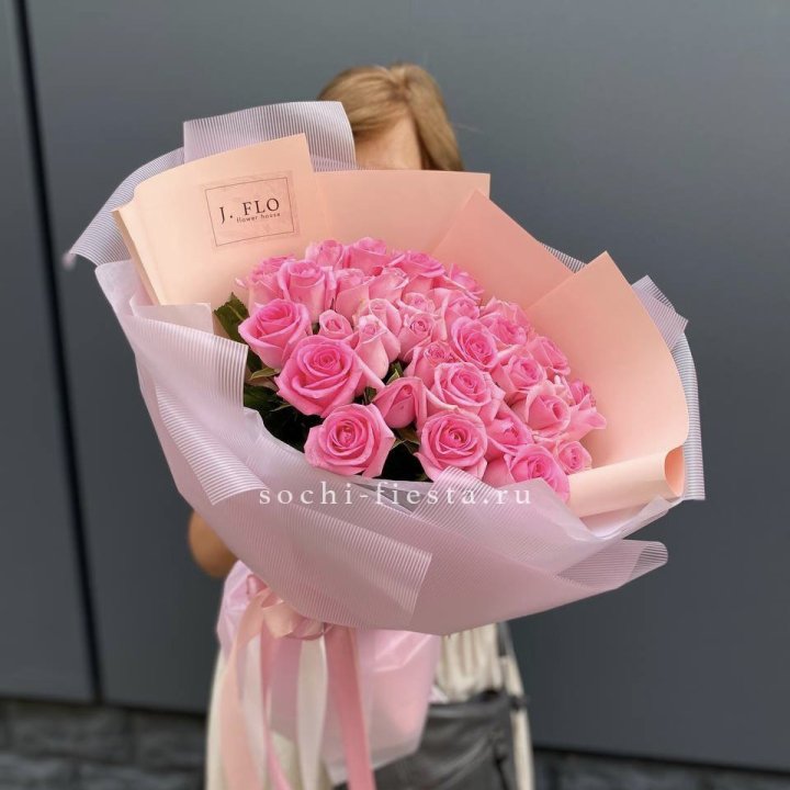 33 Розовые розы в Новом Уренгое