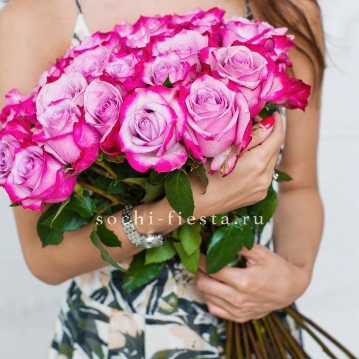 Букет высоких роз Ди перпел в Новом Уренгое